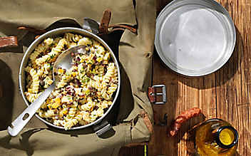 Nudelsalat mit Linsen und Bergkäse - (c) Foto: Eisenhut & Mayer Nudelsalat mit Linsen und Bergkäse