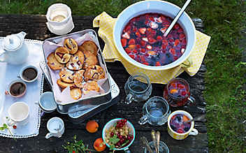 Grundrezept für Früchtebowle - (c) Foto: Eisenhut & Mayer Grundrezept für Früchtebowle