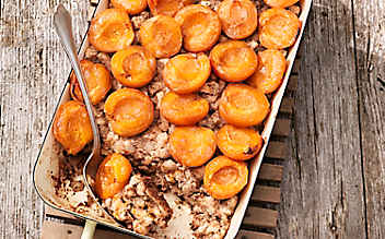 Marillenauflauf mit Likör - (c) Foto: Eisenhut & Mayer Marillenauflauf mit Likör
