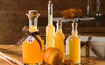 Würziges Orangenlikör - (c) Foto: Eisenhut & Mayer Würziges Orangenlikör
