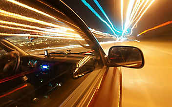 Auf der A1: Polizei stoppt Raser mit 338 km/h - (c) Foto: pixabay.com Auf der A1: Polizei stoppt Raser mit 338 km/h