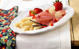 Süßer Spargel in Erdbeermilch - (c) Foto: Eisenhut & Mayer Süßer Spargel in Erdbeermilch